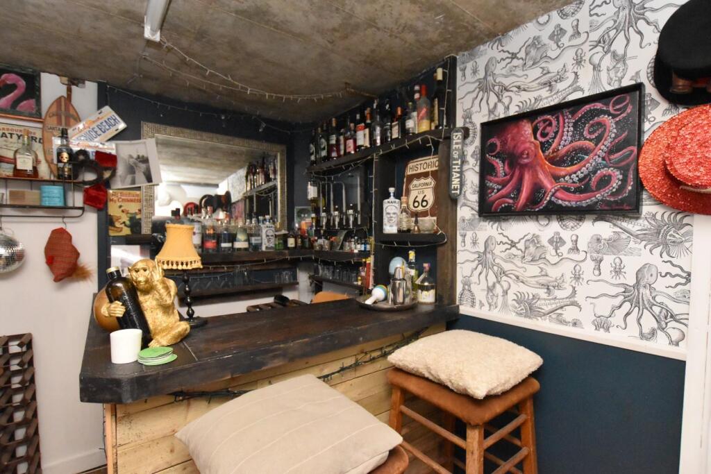 Additional property image - Naildown Close, Hythe