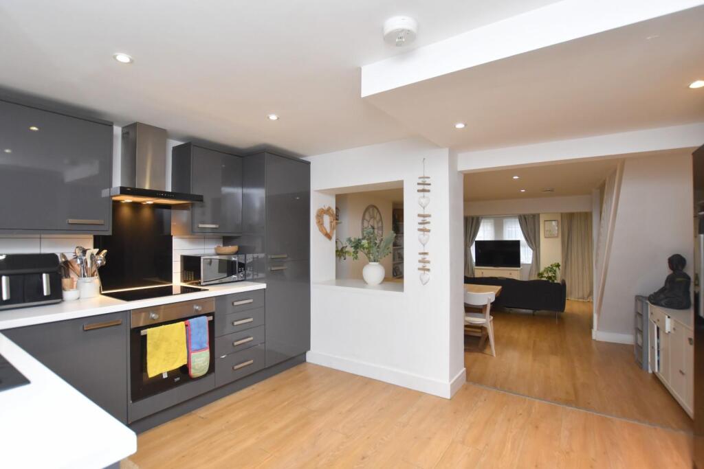 Additional property image - Pavilion Road, Folkestone