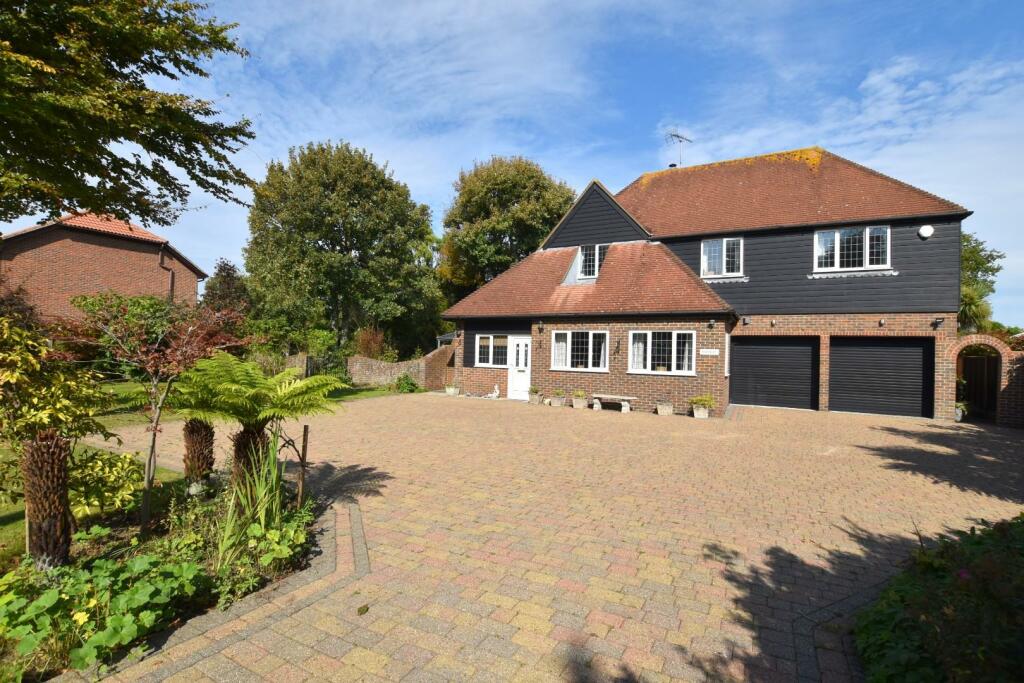 5 bedroom detached house for sale in Littlestone Road, Littlestone, New