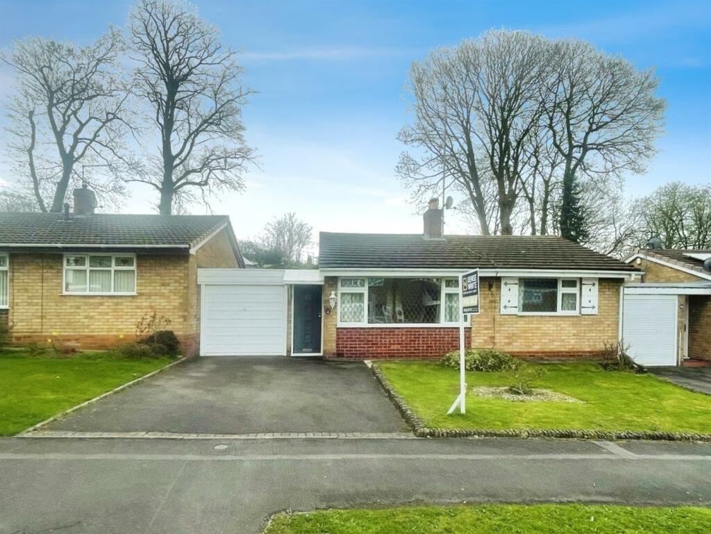 2 bedroom bungalow for sale in Wallbridge Drive, Leek, ST13 8HL, ST13