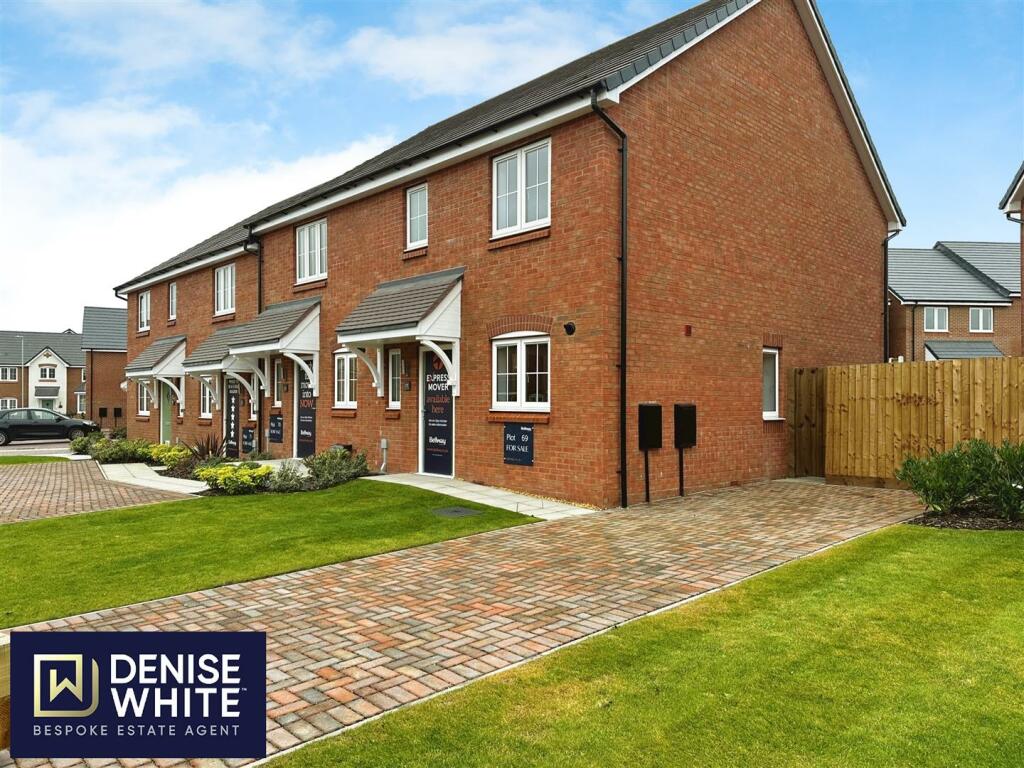 3 bedroom town house for sale in Oakamoor Road, Cheadle, Staffordshire ...