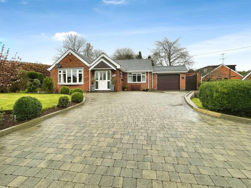 3 bedroom detached bungalow for sale in Caverswall Road, Weston Coyney, ST3 6PE, ST3