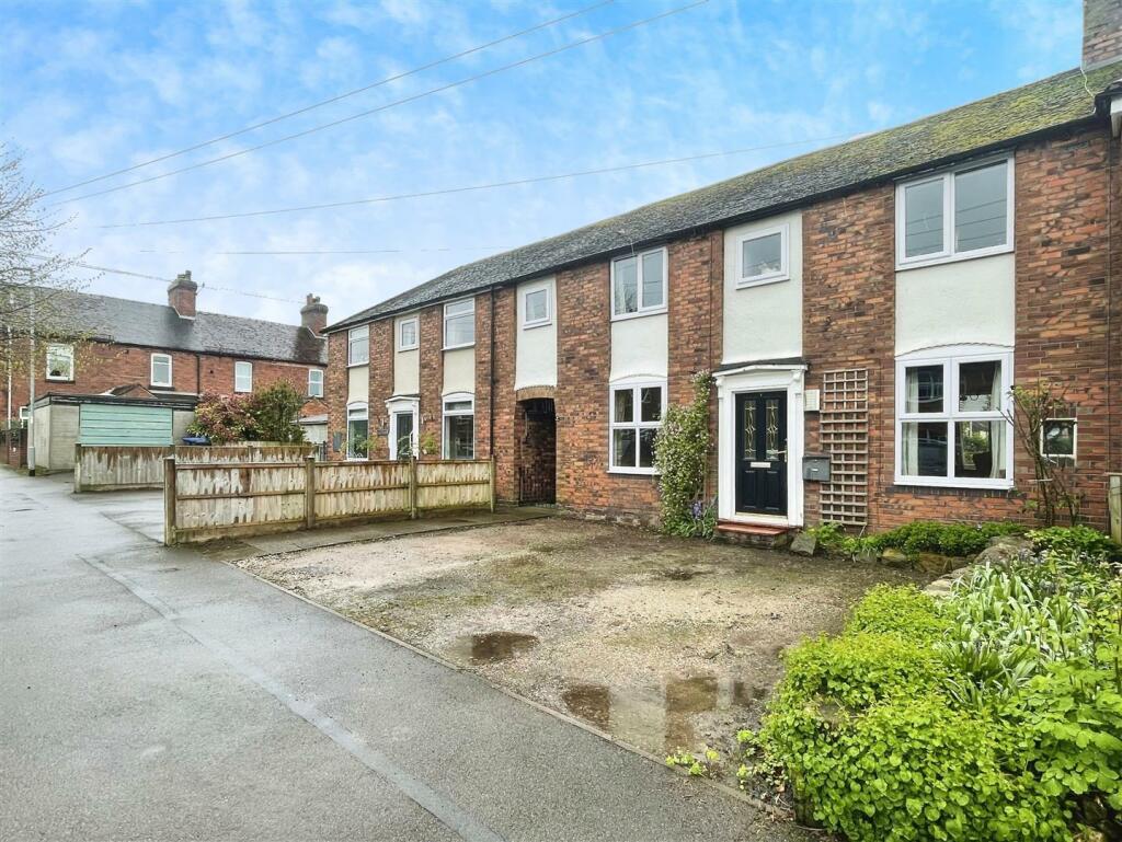 3 bedroom town house for sale in Nab Hill Avenue, Leek, Staffordshire