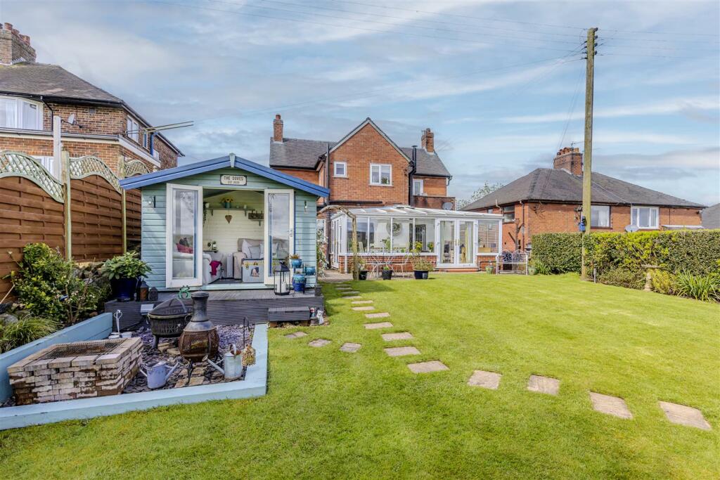 3 bedroom detached house for sale in Ladderedge, Leek, ST13 7AD, ST13