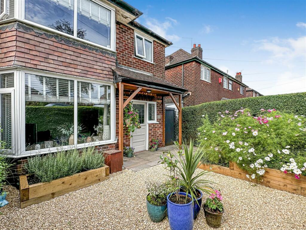 3 bedroom semidetached house for sale in Ashbourne Road, Leek