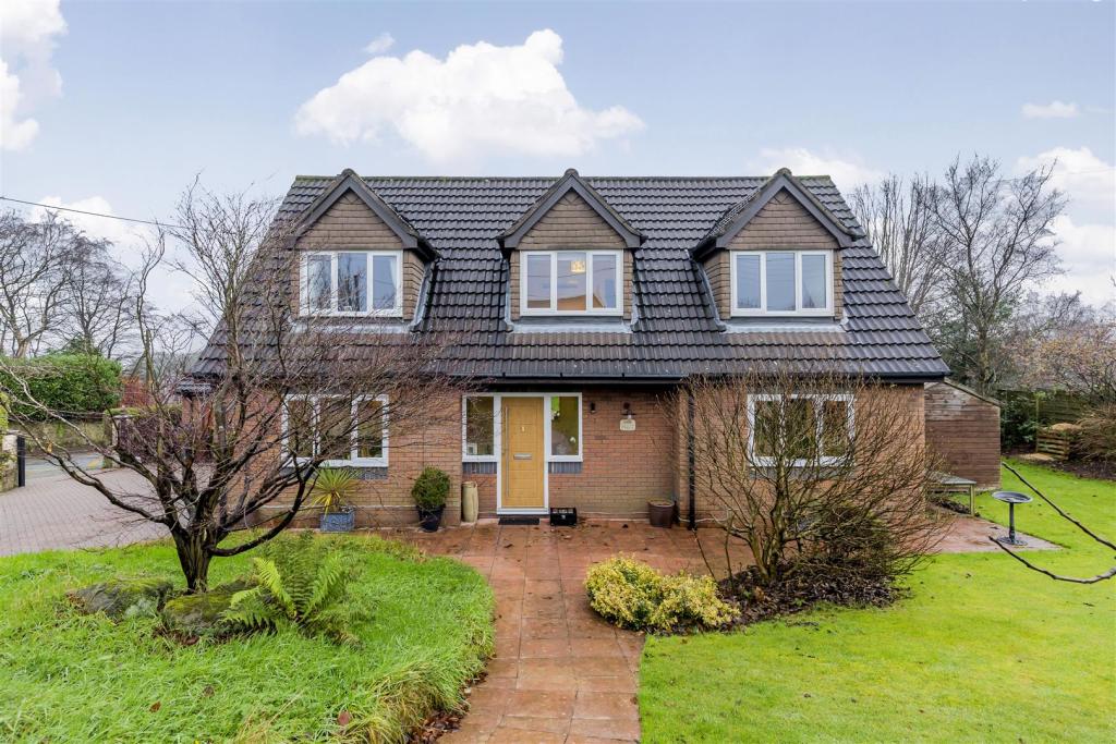 4 bedroom detached house for sale in Hot Lane, Biddulph Moor, StokeOn