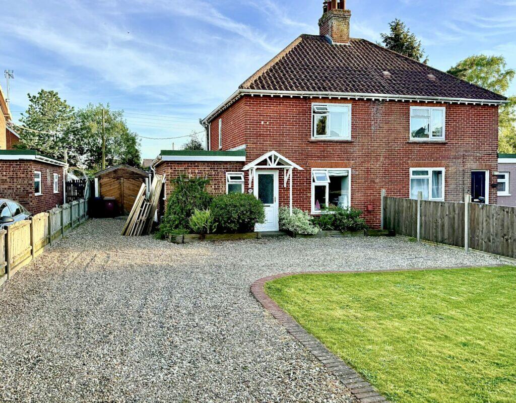 Main image of property: DEREHAM ROAD, EASTON, NR9 5EH