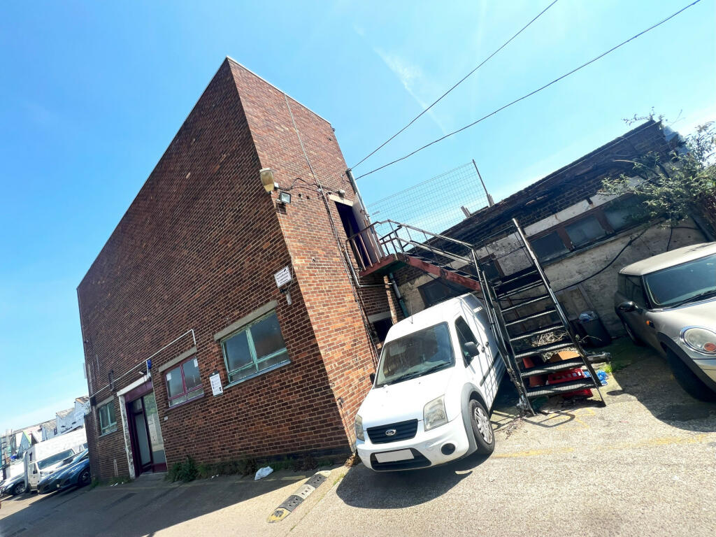 Office to lease in Chadwell Heath Industrial Park, Kemp Road, Chadwell
