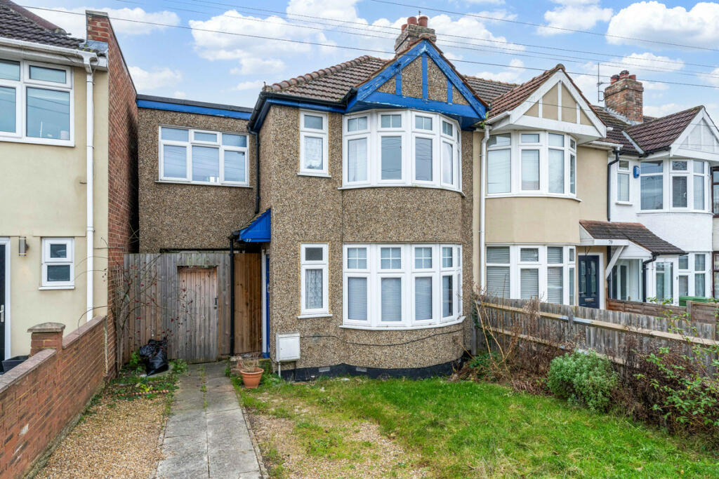 3 bedroom end of terrace house for sale in Lyndon Avenue, Sidcup, DA15