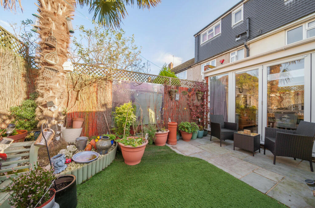 Additional property image - Fen Grove, Sidcup, DA15 8QQ