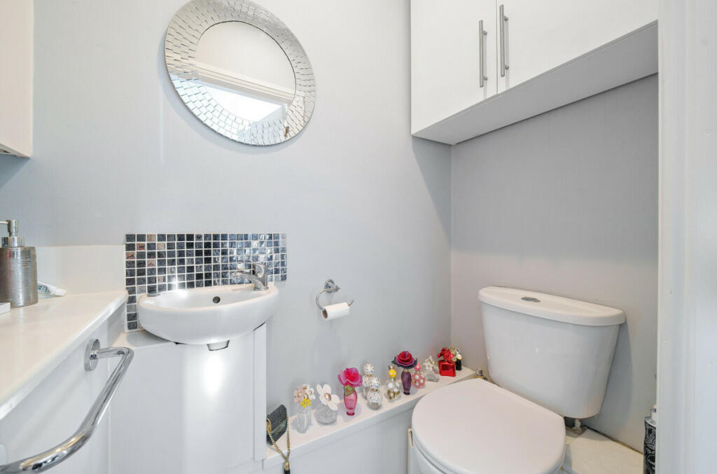 Additional property image - Fen Grove, Sidcup, DA15 8QQ