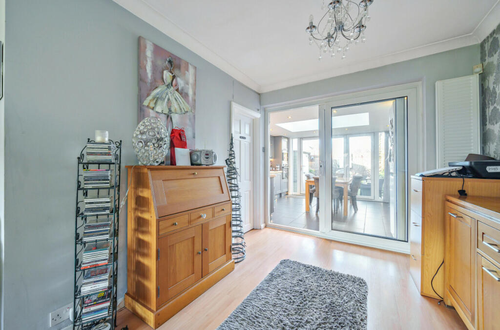 Additional property image - Fen Grove, Sidcup, DA15 8QQ