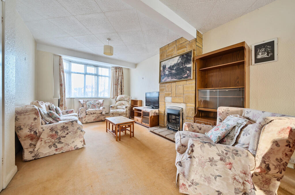 Additional property image - East Rochester Way, Sidcup, DA15 8TF