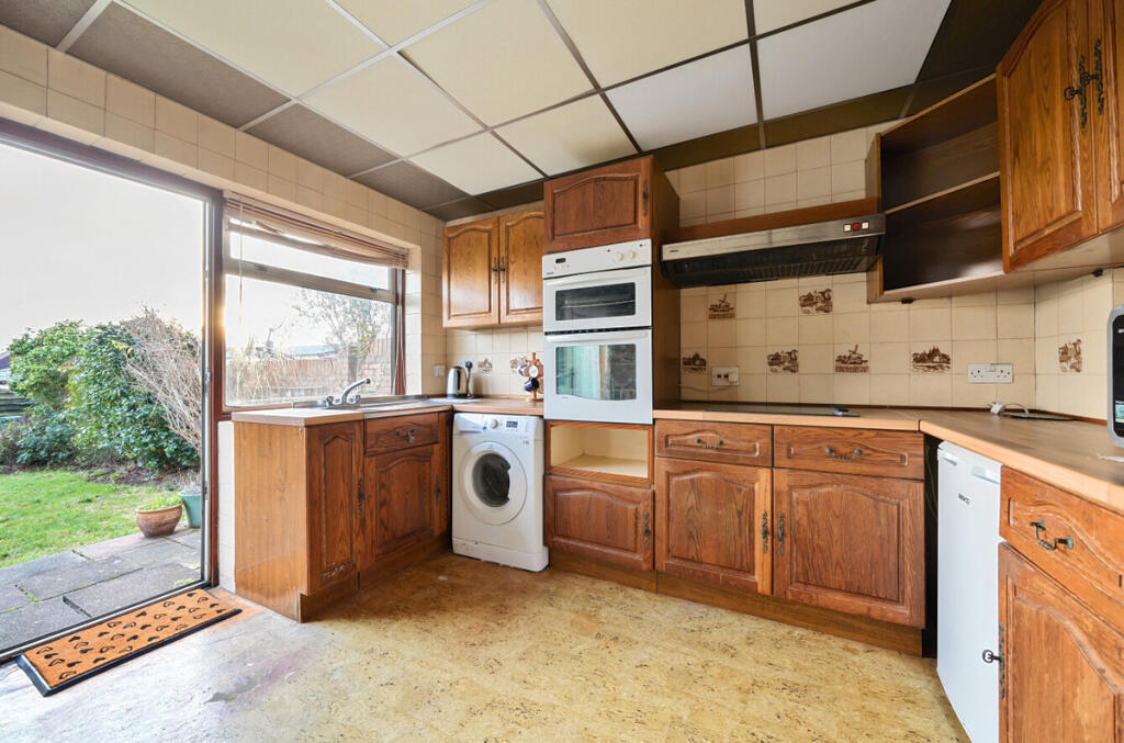 Additional property image - East Rochester Way, Sidcup, DA15 8TF