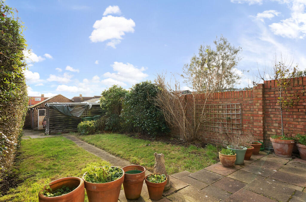 Additional property image - East Rochester Way, Sidcup, DA15 8TF