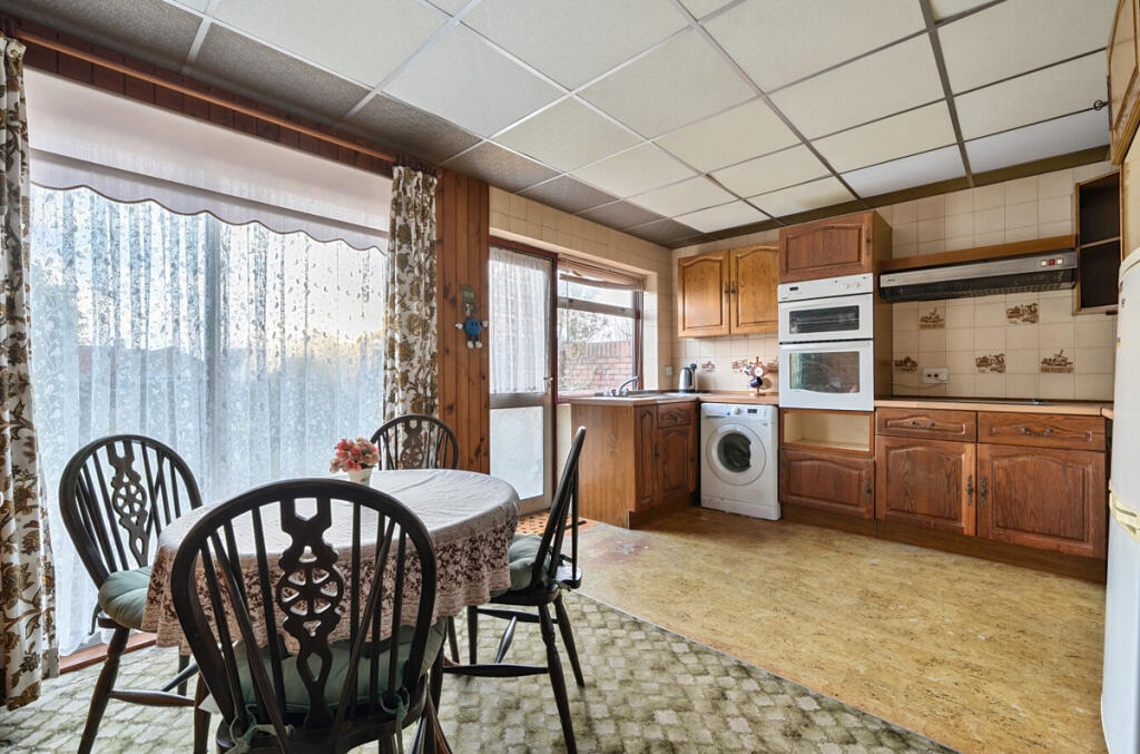 Additional property image - East Rochester Way, Sidcup, DA15 8TF