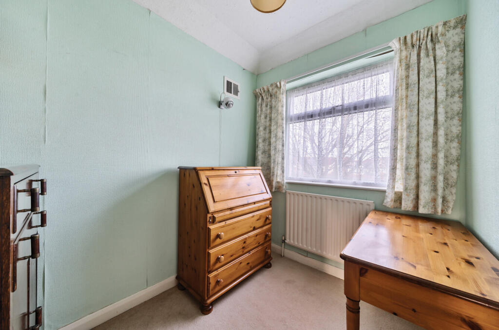 Additional property image - East Rochester Way, Sidcup, DA15 8TF