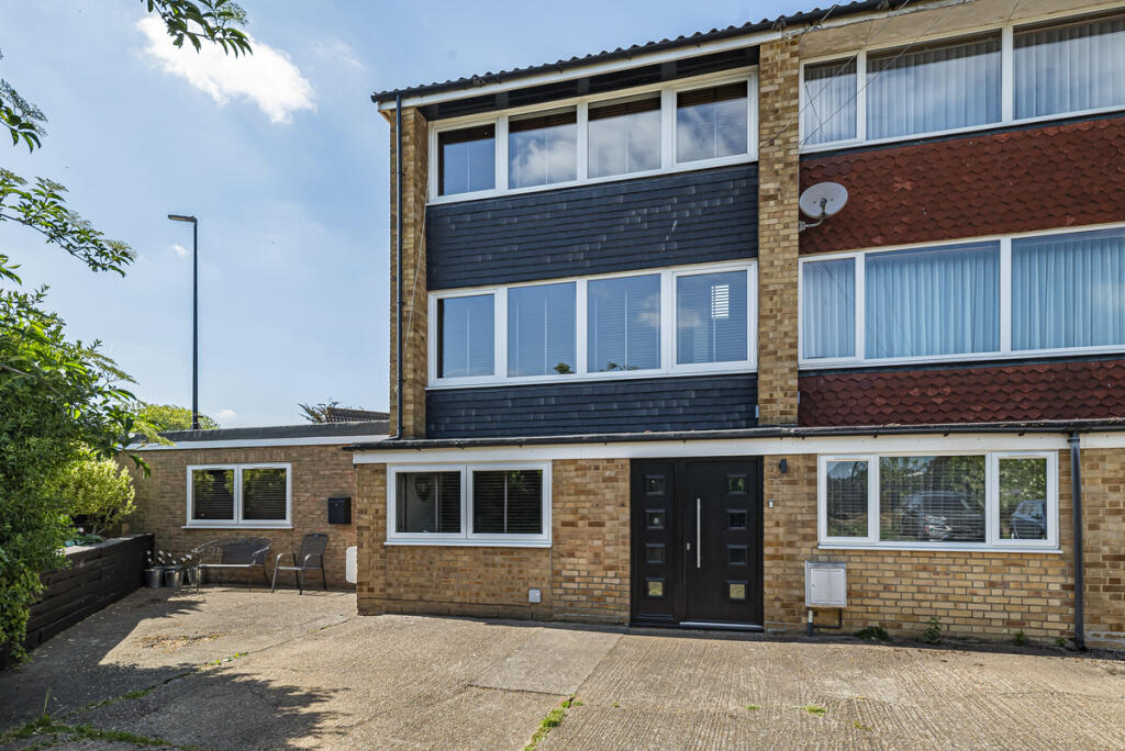 Main image of property: Footscray Road, London, SE9 3UF
