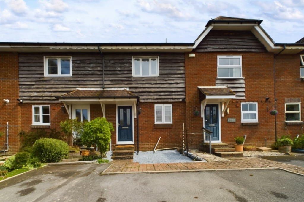 3 bedroom terraced house for sale in Hamilton Gardens, Bosham
