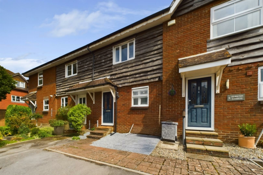 3 bedroom terraced house for sale in Hamilton Gardens, Bosham, Chichester, PO18