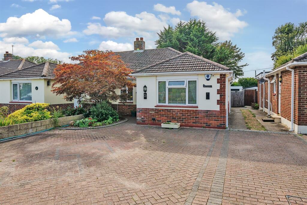 3 bedroom semidetached bungalow for sale in Cyprus Road, Titchfield Common, PO14