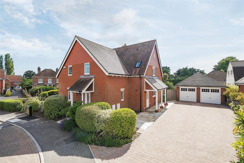 Main image of property: Hillside Mews, Sarisbury Green