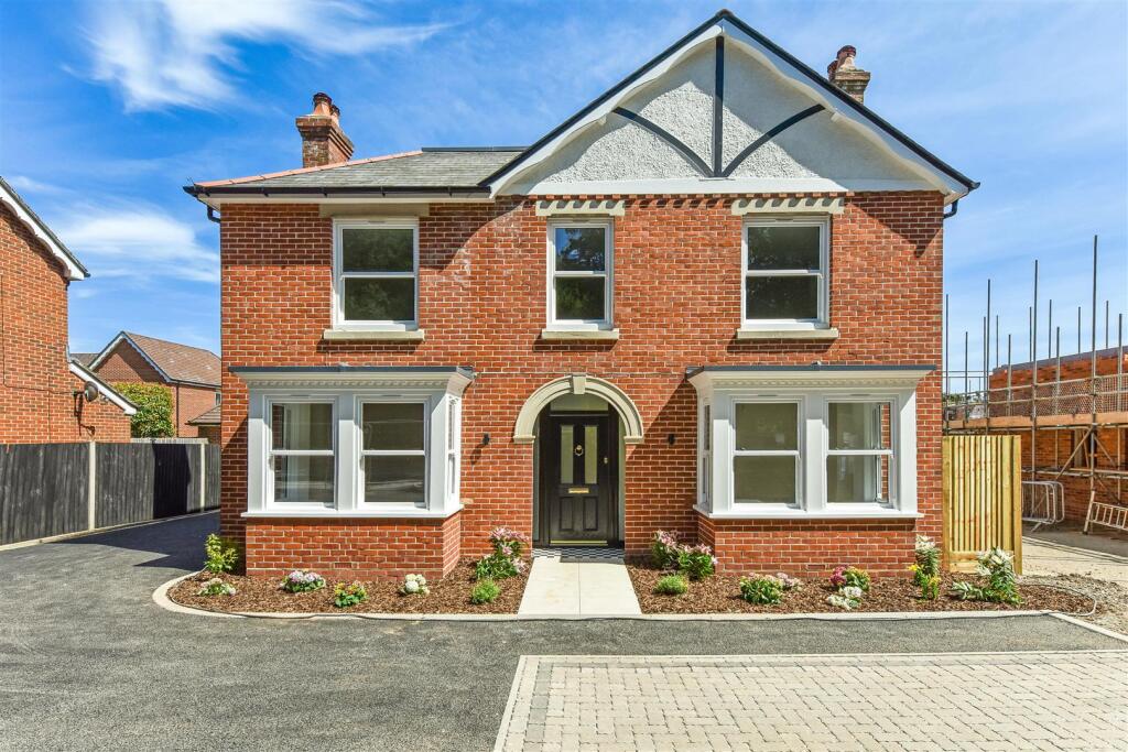Main image of property: Brook Lane, Sarisbury Green, Southampton