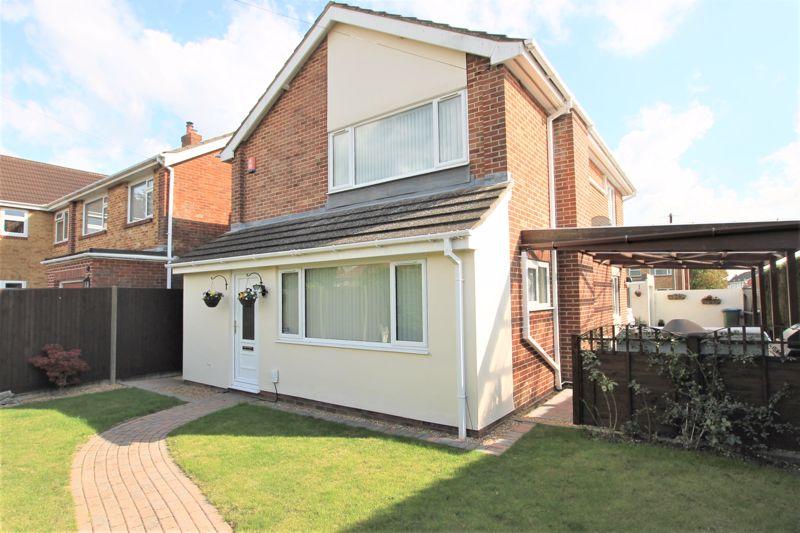 3 bedroom detached house for sale in Locks Road, Locks Heath, SO31