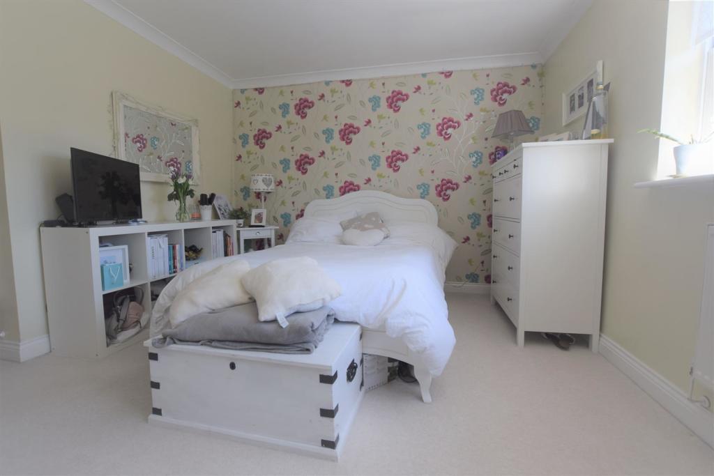 5 bedroom detached house for sale in Carmel Gardens, Tavistock, PL19