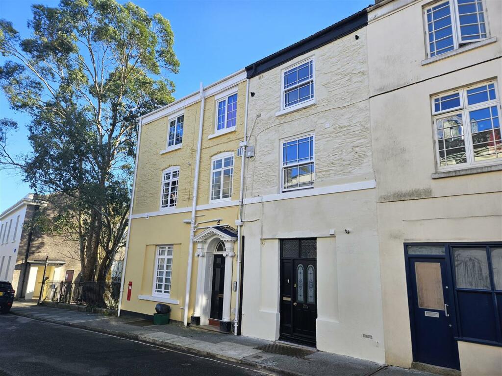3 bedroom flat for sale in West Street, Tavistock, PL19
