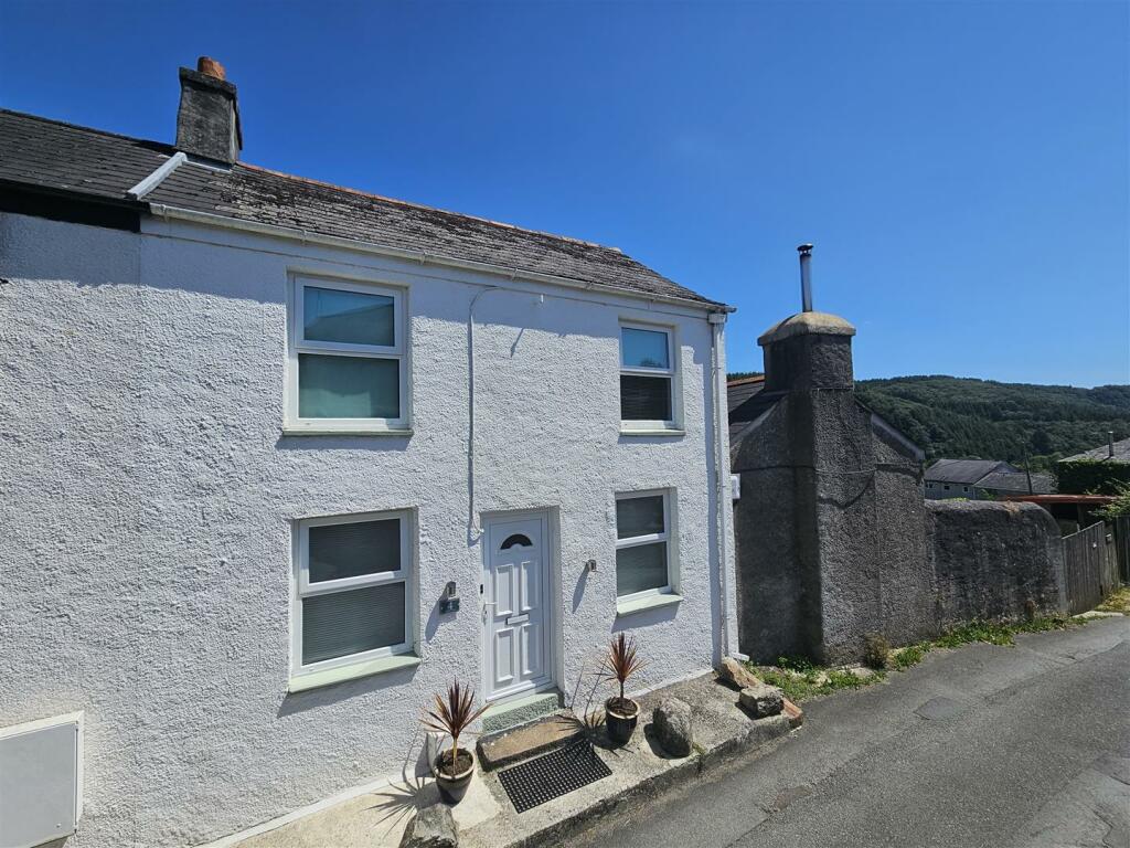 2 bedroom terraced house for sale in Under Road, Gunnislake, PL18