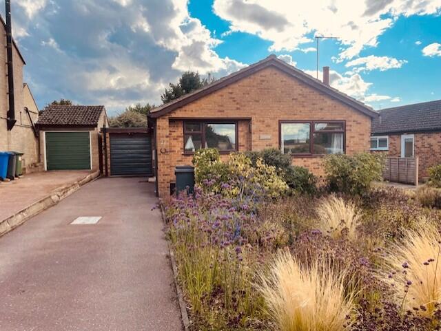 Main image of property: Butlers Close, NN11