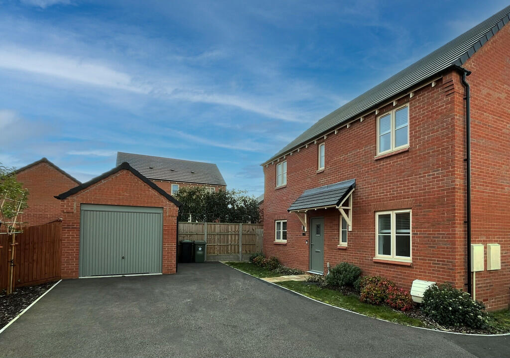 4 bedroom detached house for sale in Blane Place, Potton, SG19