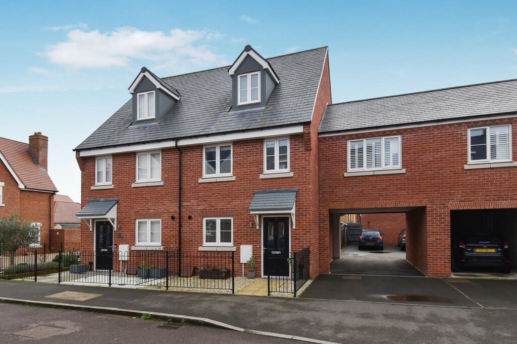 3 bedroom town house for sale in Sherrington Grove, Biggleswade, SG18