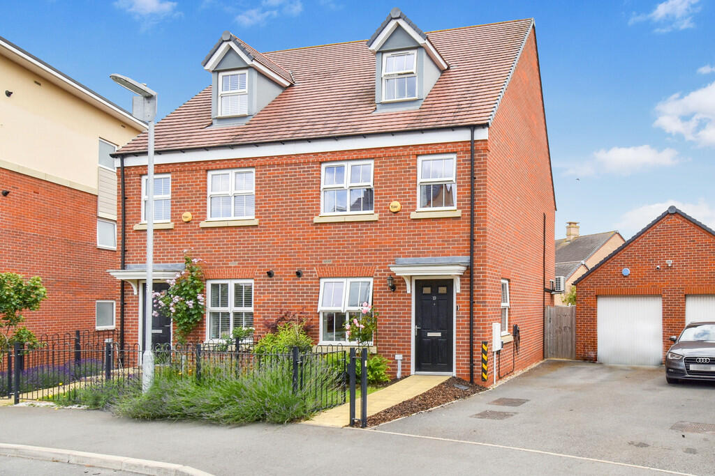 3 bedroom semidetached house for sale in Novello Drive, Biggleswade, SG18
