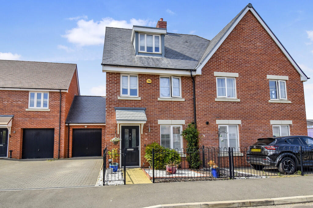3 bedroom semi-detached house