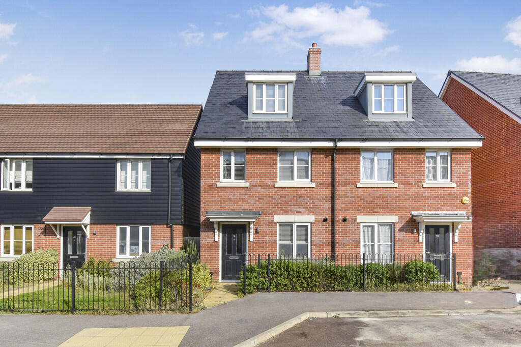 3 bedroom semi-detached house