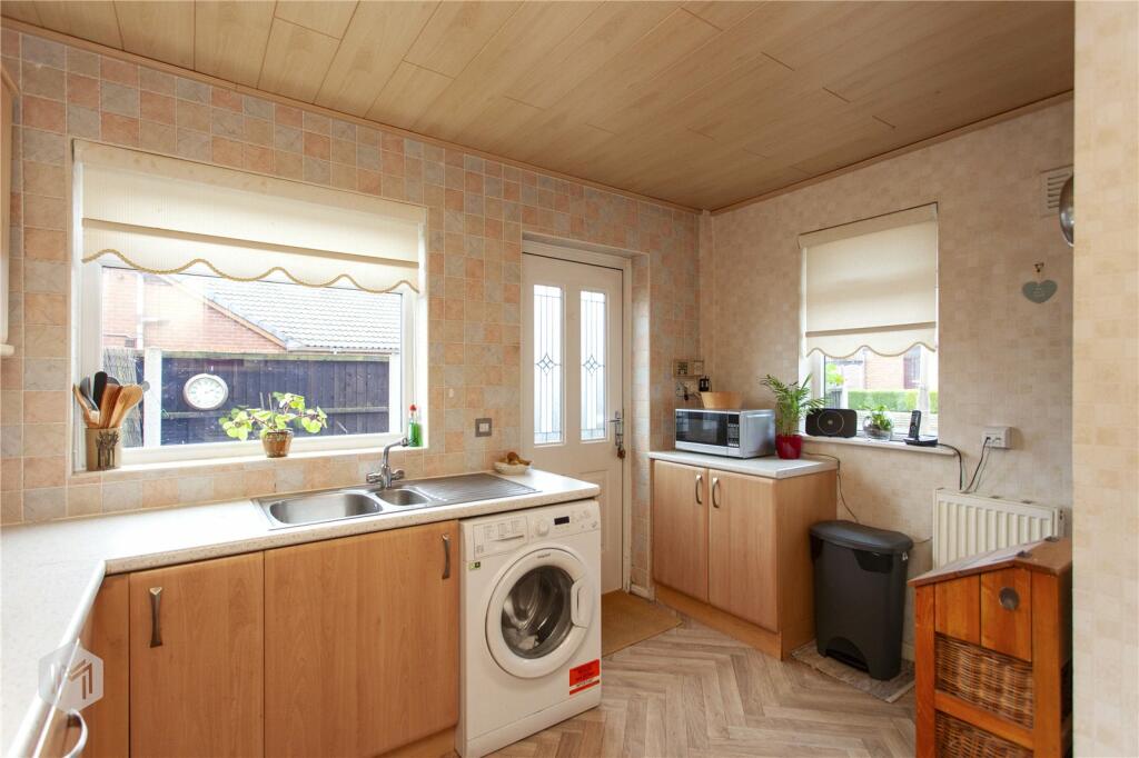 Additional property image - Thornton Close, Little Lever, Bolton, Greater Manchester, BL3 1NZ