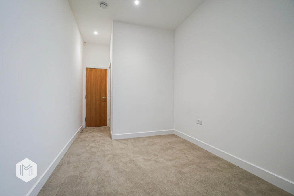 Additional property image - Clevelands Drive, Bolton, Greater Manchester, BL1 5GJ