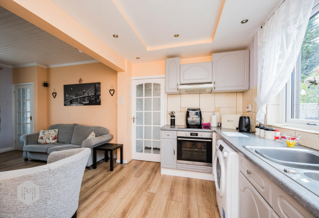 Additional property image - Parkfield Avenue, Farnworth, Bolton, BL4 9PZ