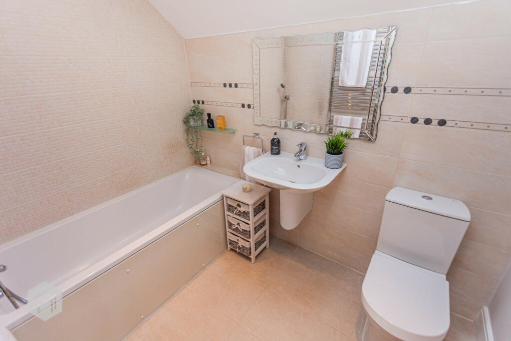 Additional property image - Old Kiln Lane, Bolton, Greater Manchester, BL1 5PD