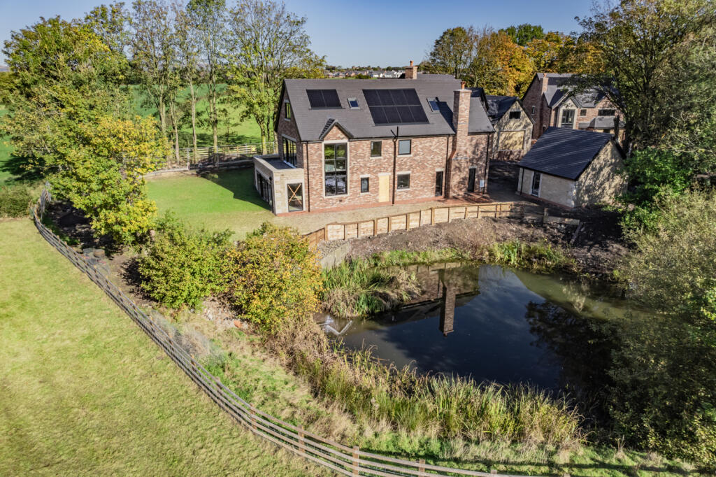 Additional property image - Green Gables, Green Common Lane,, Westhoughton, Bolton, Greater Manchester, BL5 3BN
