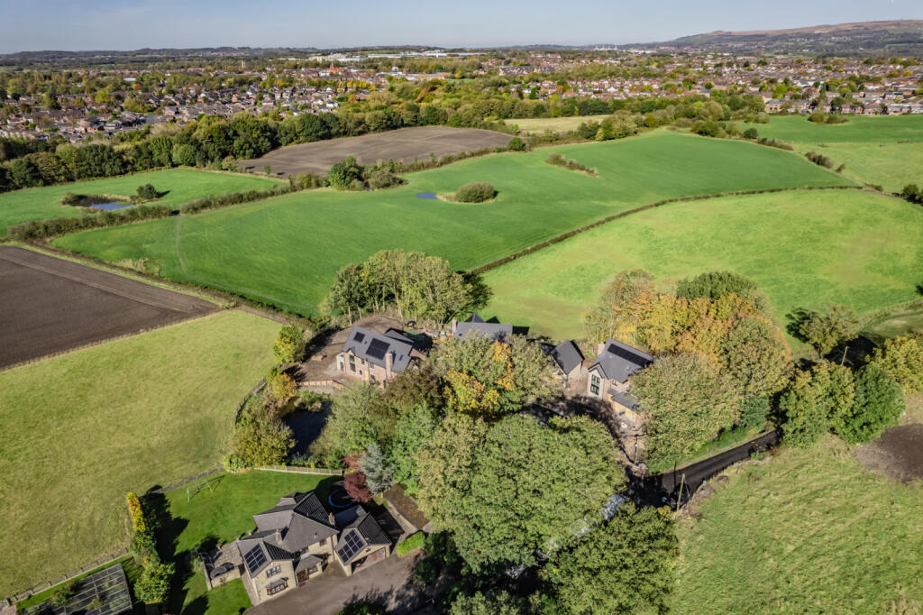 Additional property image - Green Gables, Green Common Lane,, Westhoughton, Bolton, Greater Manchester, BL5 3BN