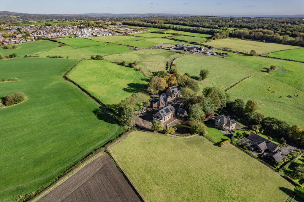 Additional property image - Green Gables, Green Common Lane,, Westhoughton, Bolton, Greater Manchester, BL5 3BN