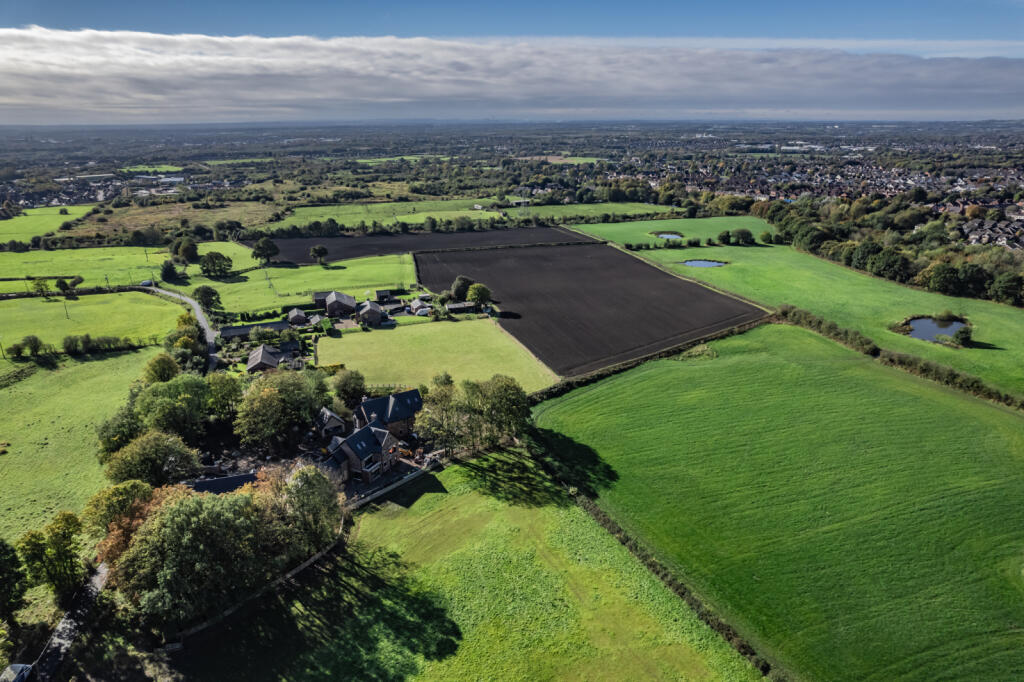 Additional property image - Green Gables, Green Common Lane,, Westhoughton, Bolton, Greater Manchester, BL5 3BN