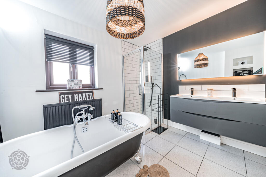 Additional property image - Dobb Brow Road, Westhoughton, Bolton, Greater Manchester, BL5 2AY