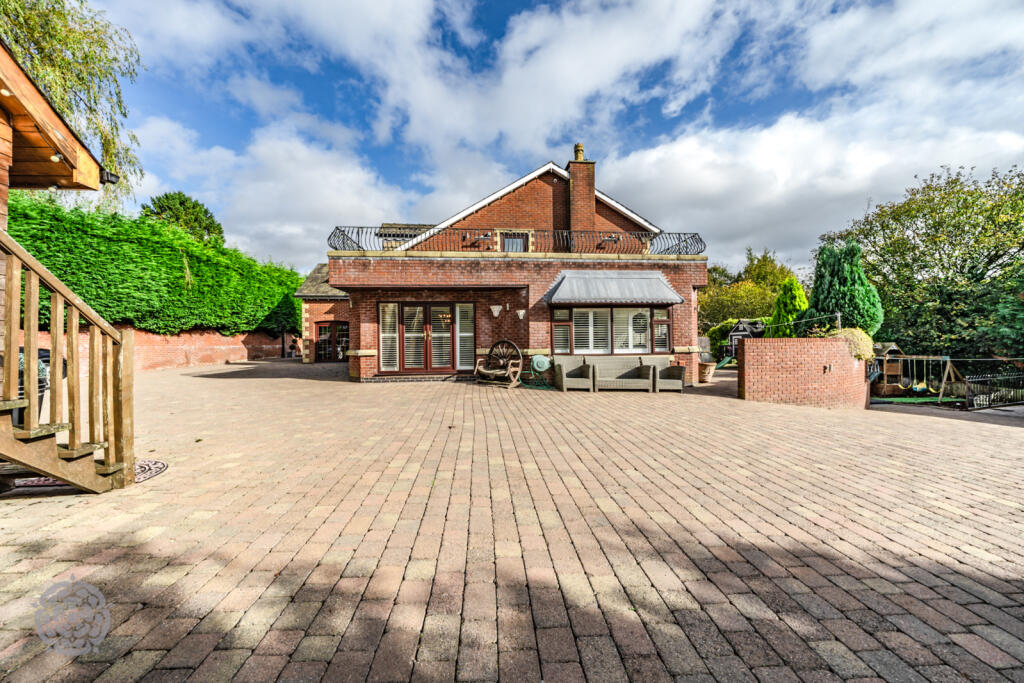 Additional property image - Dobb Brow Road, Westhoughton, Bolton, Greater Manchester, BL5 2AY