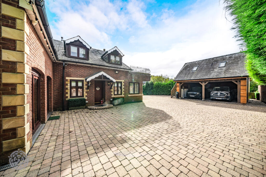 Additional property image - Dobb Brow Road, Westhoughton, Bolton, Greater Manchester, BL5 2AY