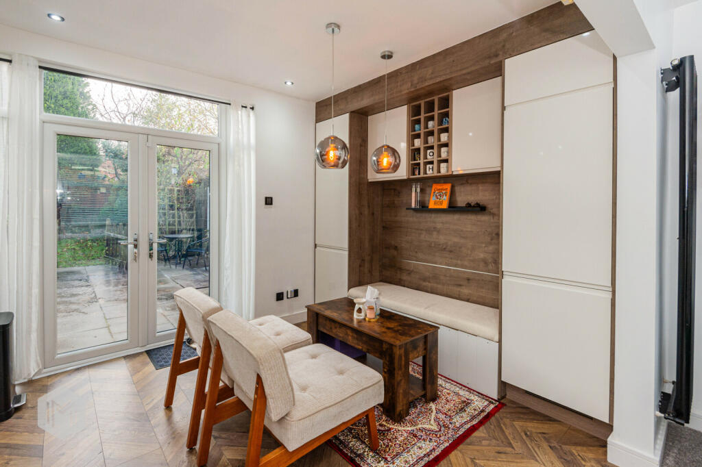 Additional property image - Oxford Grove, Bolton, Greater Manchester, BL1 3AN