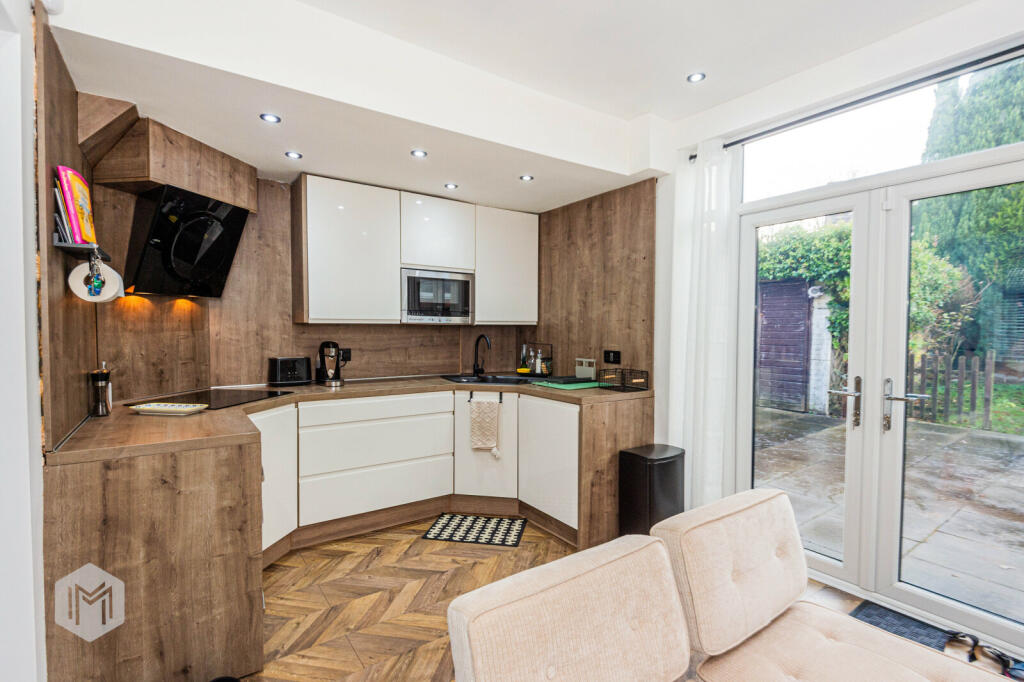 Additional property image - Oxford Grove, Bolton, Greater Manchester, BL1 3AN